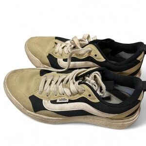 Women's used tennis shoes Tan‎ and black Vans ultra Cush 6